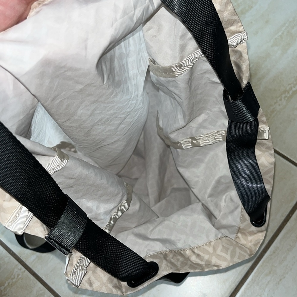 Lightweight packable backpack - Picture 4 of 7